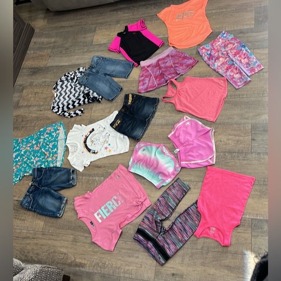 Girls Assorted Clothing items in size 6/6X  
Girls clothing assorted Brands - Picture 4 of 7